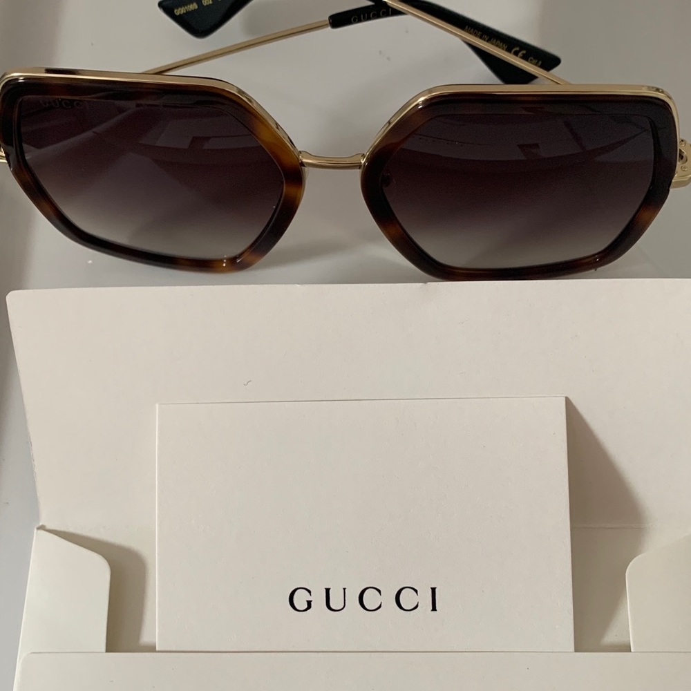 New unworn Gucci Urban sunglasses - Picture 3 of 6